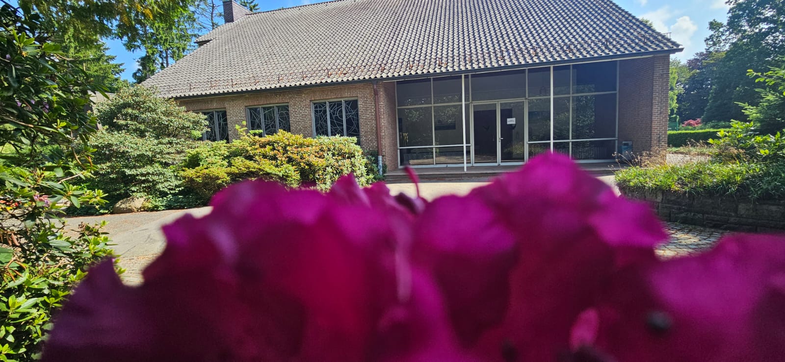 Neuer Friedhof Harburg Gebäude Blume