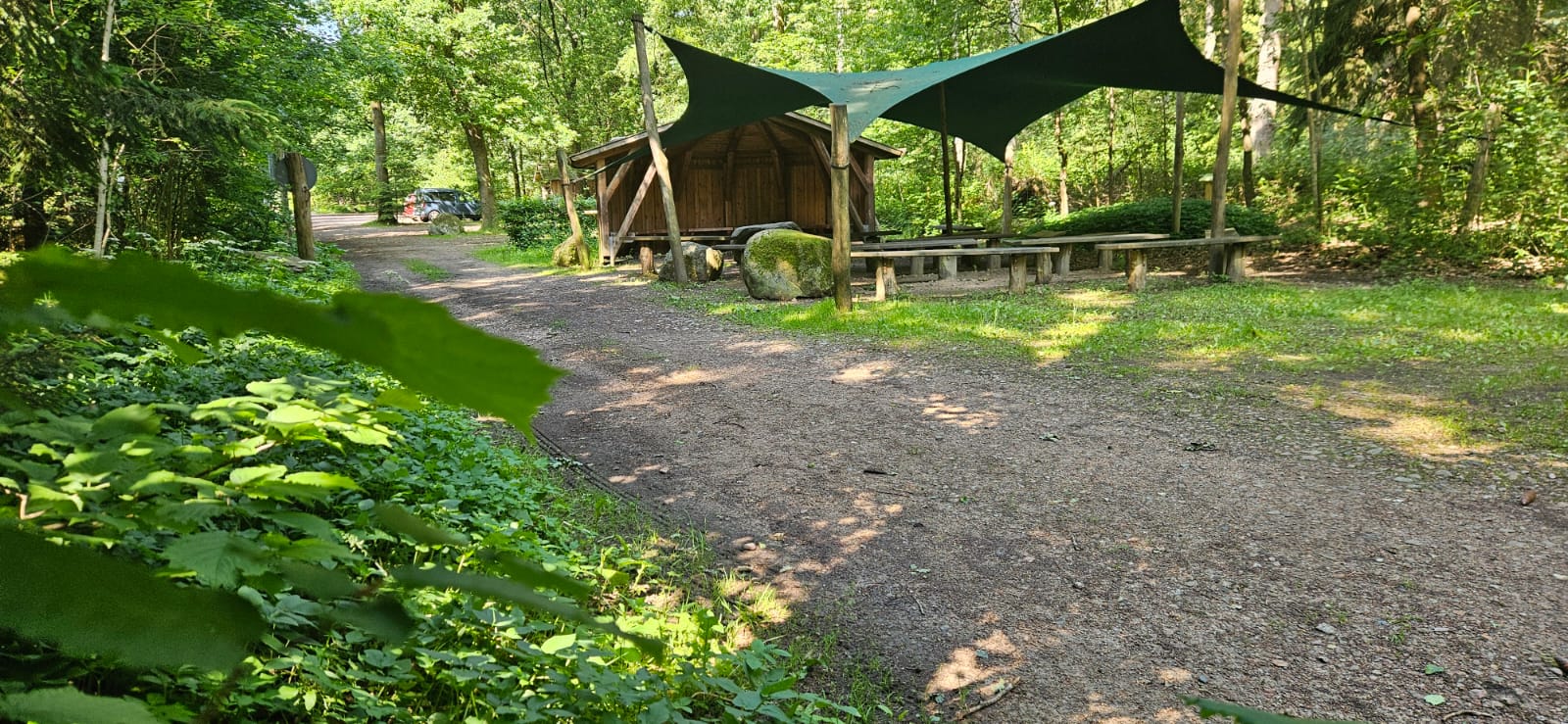 FriedWald Lüneburger Heide überdachter Sitzrunde