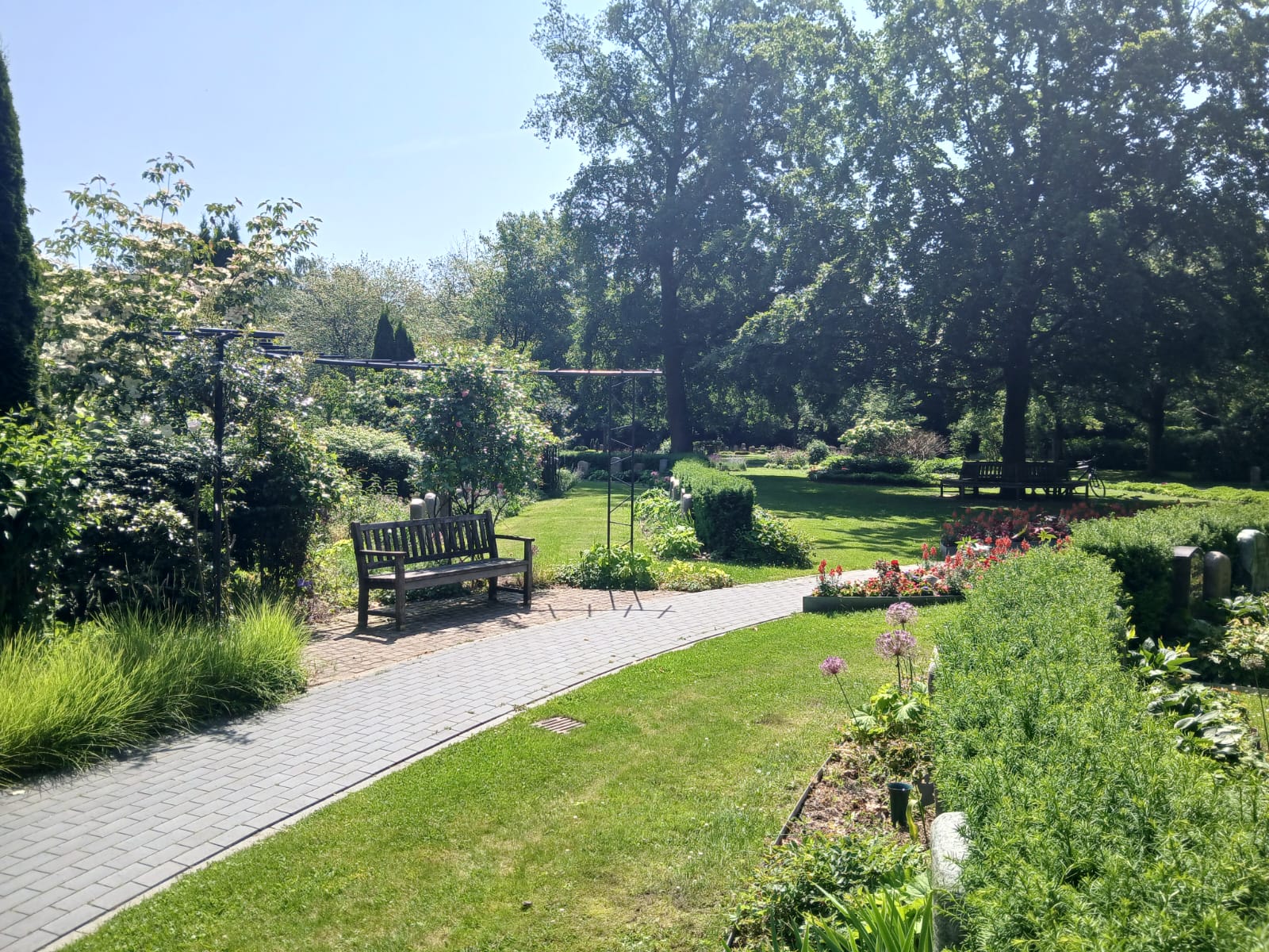 Friedhof Volksdorf Gehweg